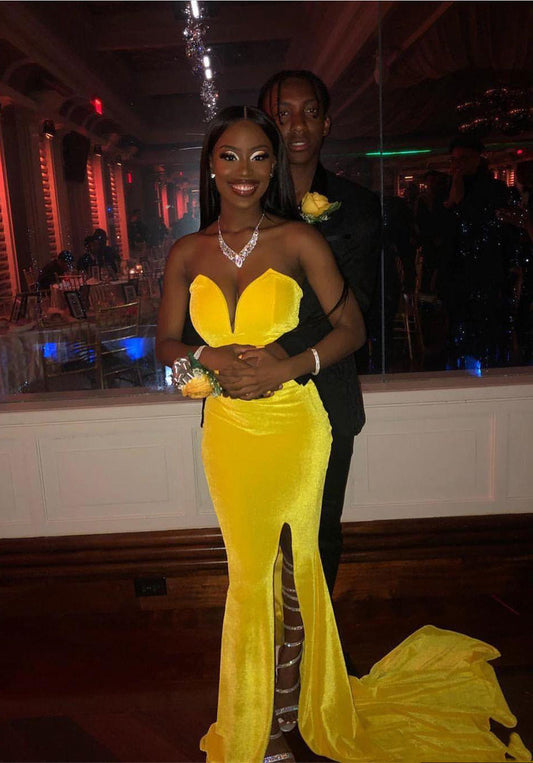 Yellow Velvet Sheath Prom Dress with Sweetheart Neckline and Side Slit, PD2305156