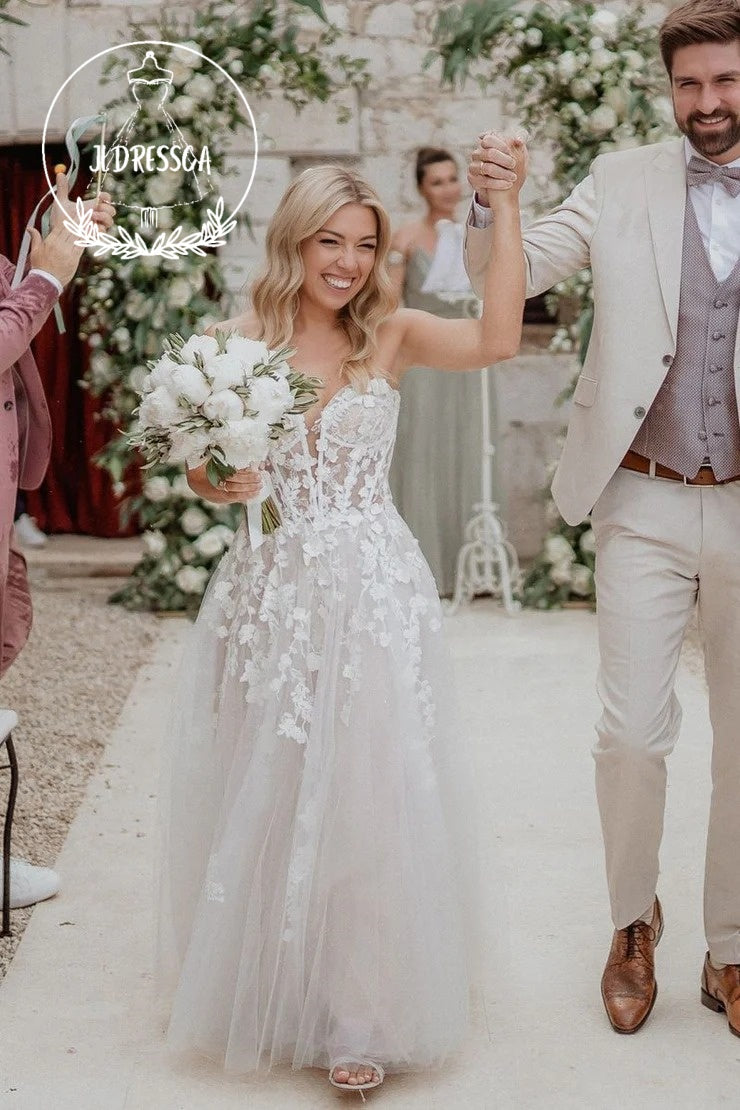 White A-Line Sweetheart Tulle Wedding Dress with Appliques, WD25035