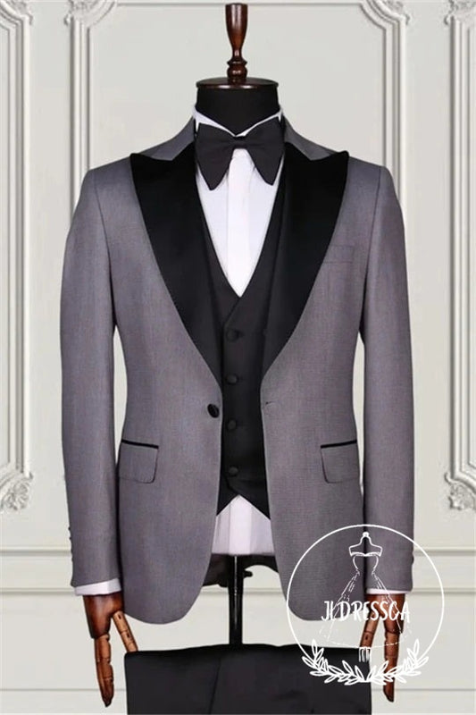 Classic Gray Three Pieces Peaked Lapel Formal Business Suits, SU25071