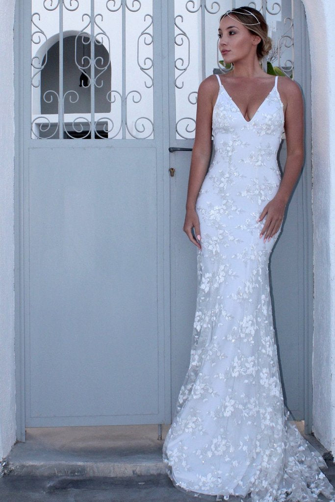White Lace-Up Sheath Prom Dress with V-Neck, PD2305155